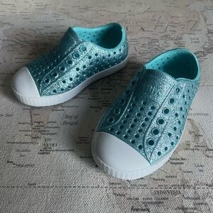 Native Jefferson Bling Turquoise Sneakers Size C5